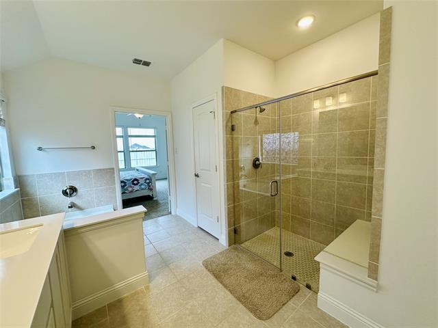 Building Photo - 16601 Hidden Cove Dr