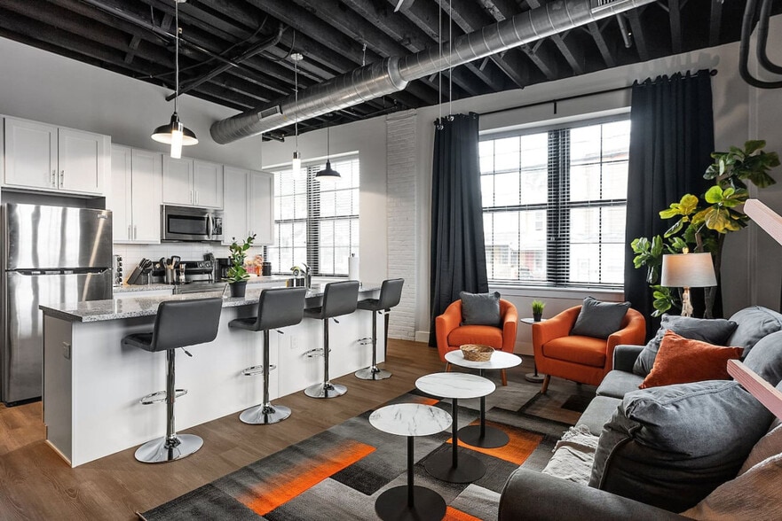 Building Photo - 212 W Roberts Ave