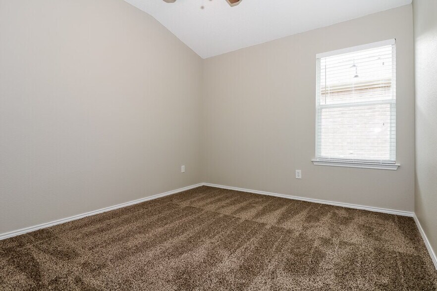 Building Photo - 8024 Sartain Dr