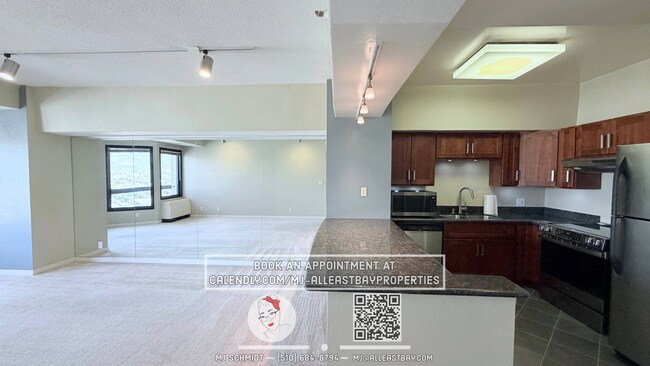 Building Photo - Bright 1 bedroom condo with spectacular views on the 25th floor!