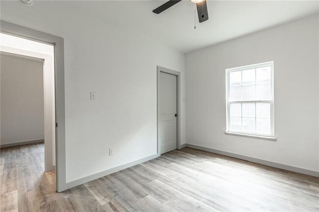 Building Photo - Beautifully remodeled single family home, ...