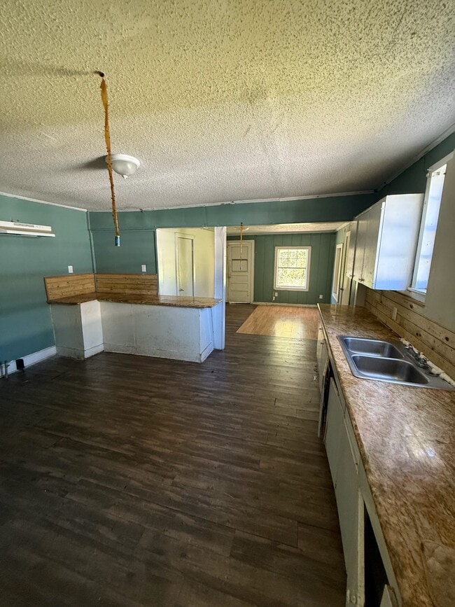 Building Photo - 3991 N Foster Dr