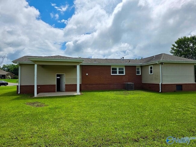 Building Photo - 17439 Morgan Dr