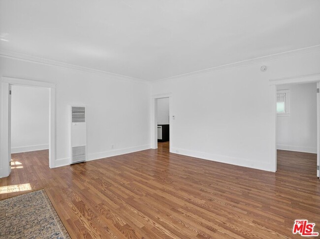Building Photo - 2565 Glen Green St