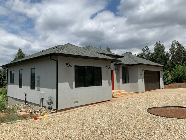 Building Photo - 6190 Forty Oaks Ln