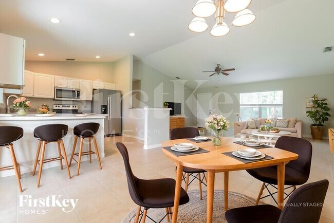 Building Photo - 11940 Helicon Ave