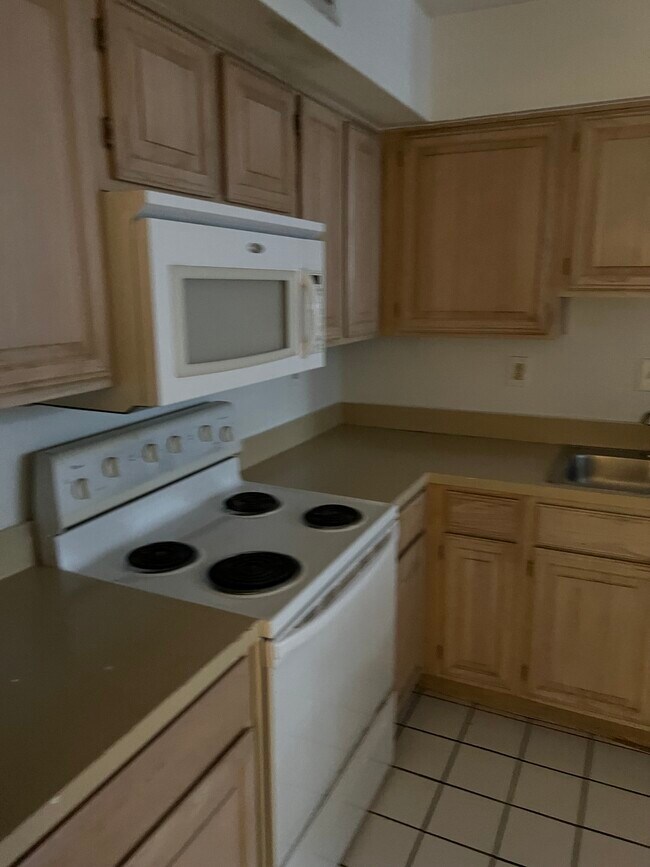 Building Photo - 1280 S Alhambra Cir