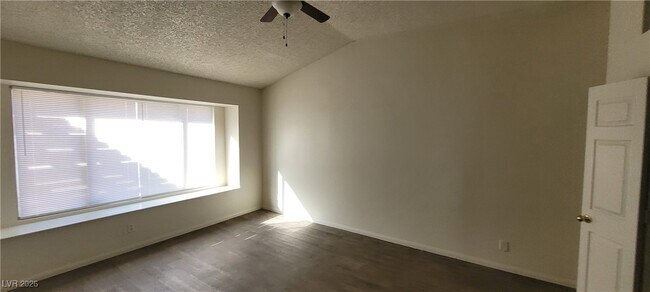 Building Photo - 6561 Avon Ct