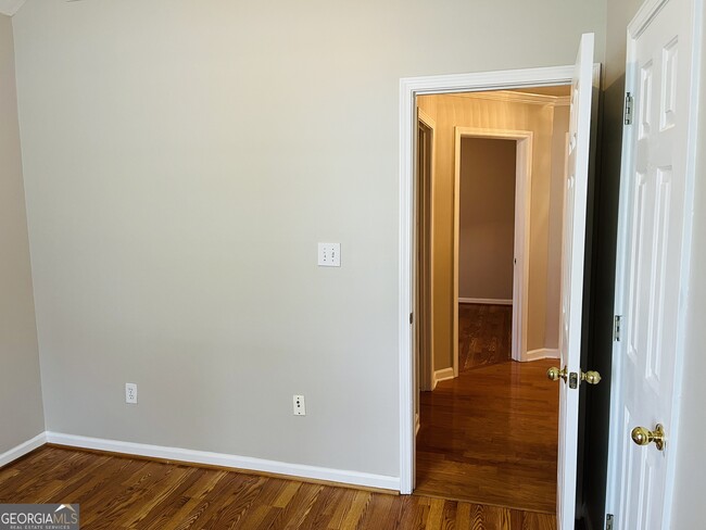 Building Photo - 155 Woodstream Wy