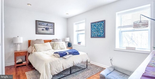 Building Photo - 434 Catharine St