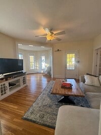 Building Photo - 107 Chestnut St