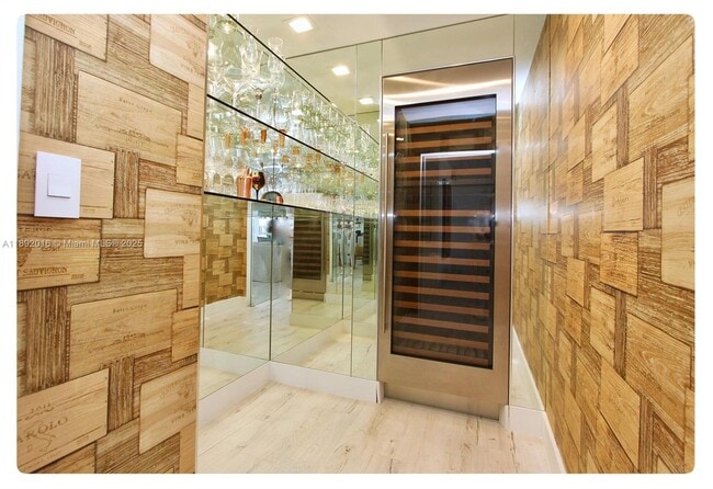 Building Photo - 3500 Island Blvd