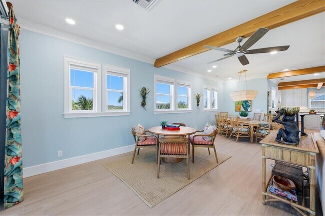 Building Photo - 115 Aqua Ln