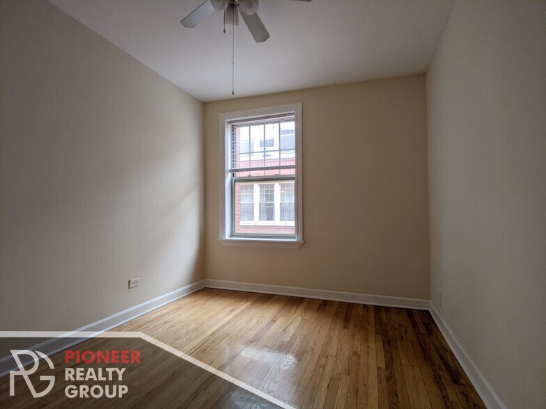 Building Photo - 555 W Aldine Ave