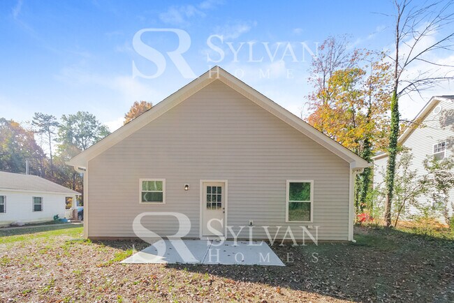 Building Photo - Welcome to your sanctuary at 1619 Dodge Av...