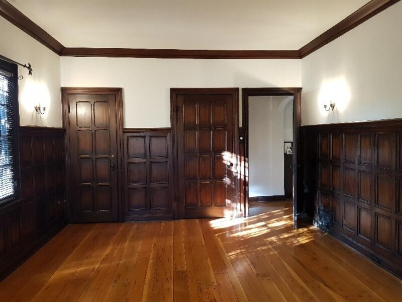 Building Photo - 333 N Sycamore Ave