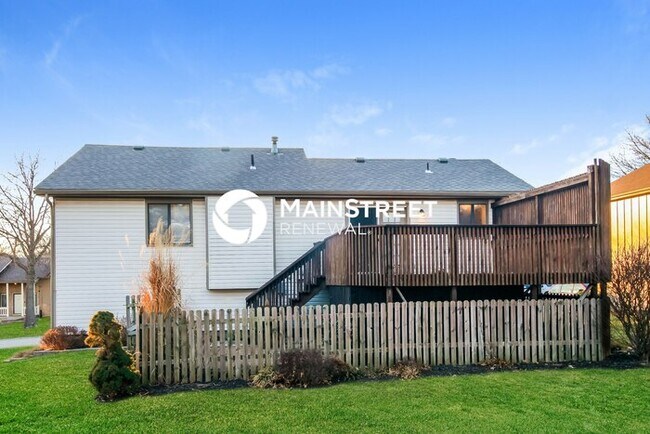 Building Photo - 4 Bedroom Pet-Friendly Home in GRANDVIEW, MO with Main Street Renewal