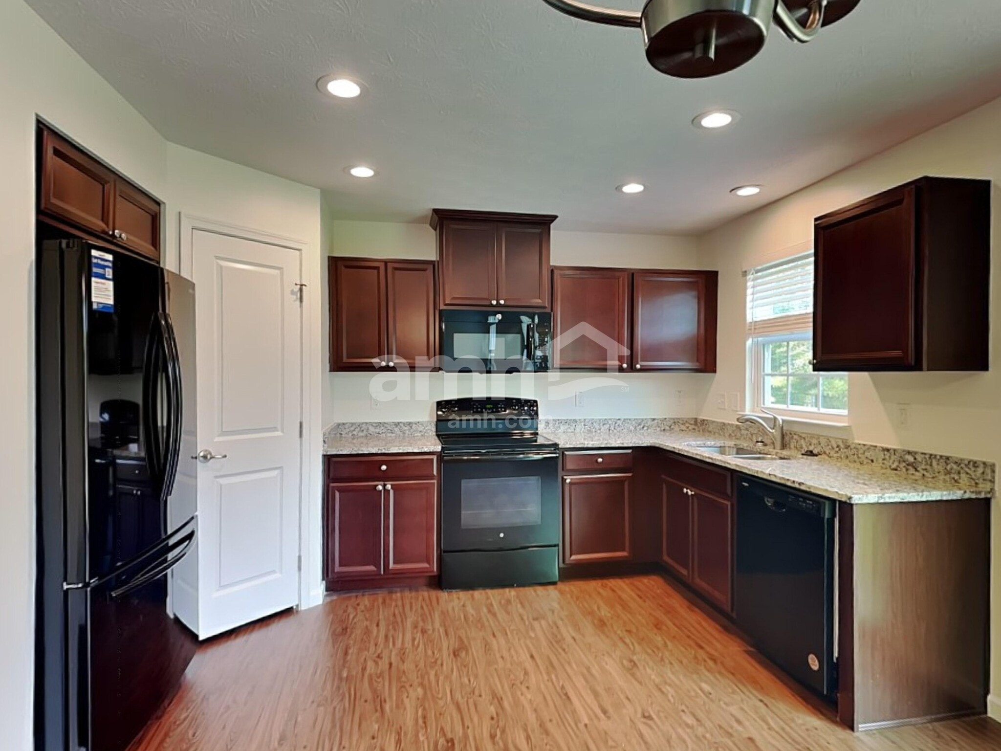 Building Photo - 1396 Apple Farm Dr