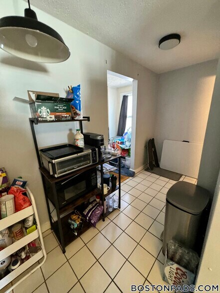 Building Photo - 525 E 3rd St