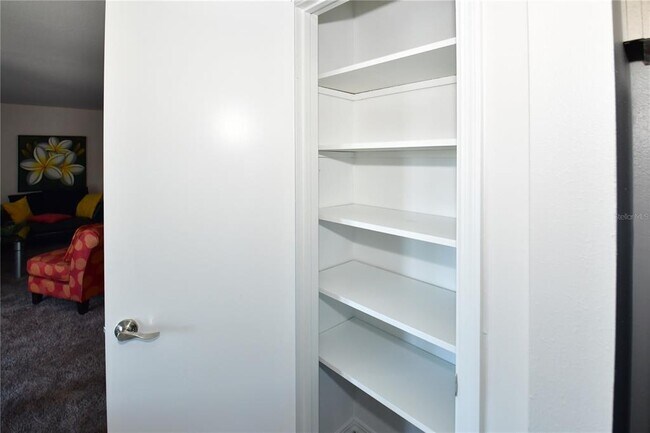 Building Photo - 204 Pompano Dr SE