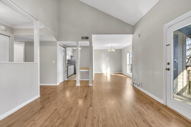 Building Photo - 432 Summit Ridge Pl
