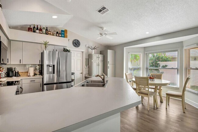 Building Photo - 5304 72nd St E