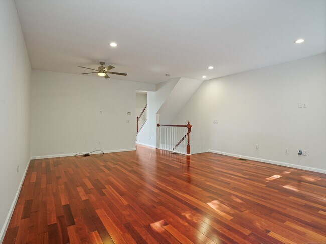 Building Photo - 16 Warrington Round