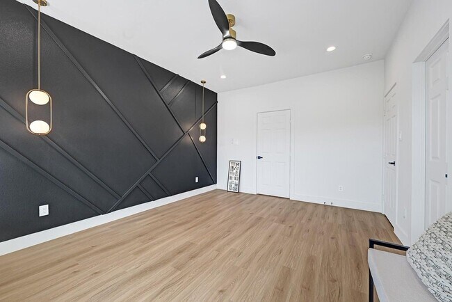 Building Photo - 6726 Dumble St