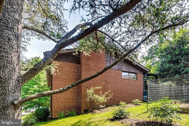 Building Photo - 6515 E Halbert Rd