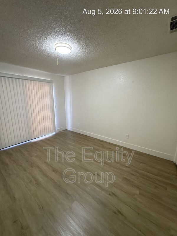 Building Photo - 2113 W Inyo Ave