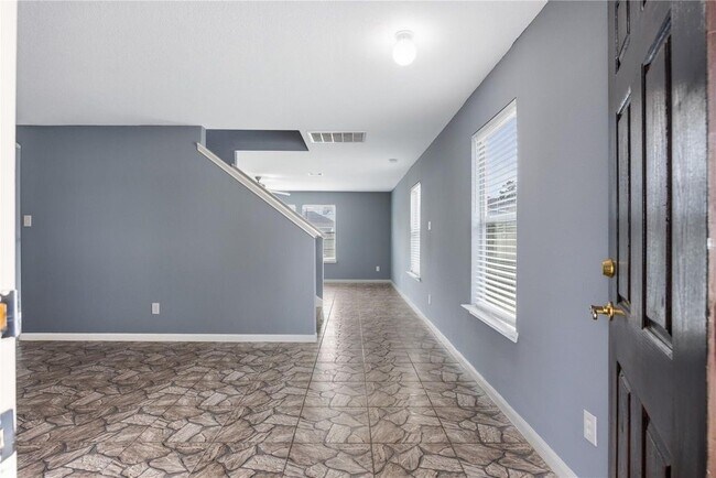 Building Photo - 8143 Sanders Forest Ct