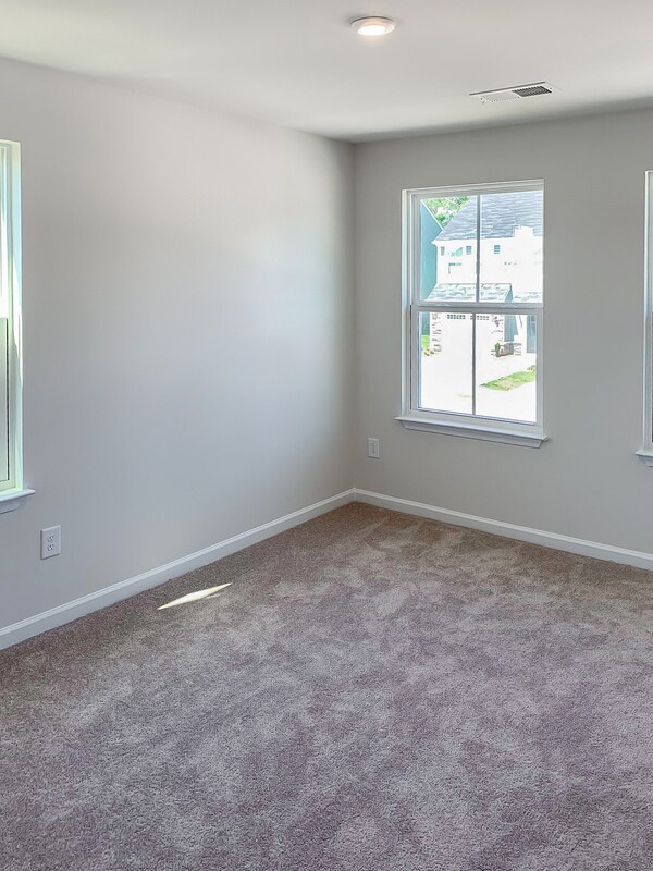 Building Photo - 830 S Buncombe Rd