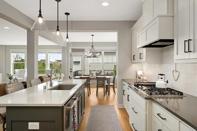 Building Photo - Absolutely stunning woodbury property for lease!