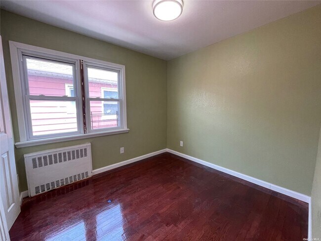 Building Photo - 450 Beach 68th St