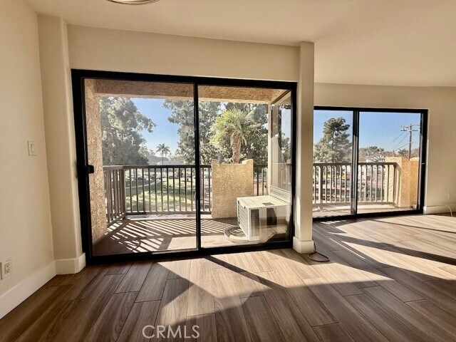 Building Photo - 2015 E Broadway