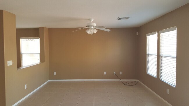 Building Photo - Beautiful 4Bed/3Bath/2Car home located within the Iron Mountain Ranch Community