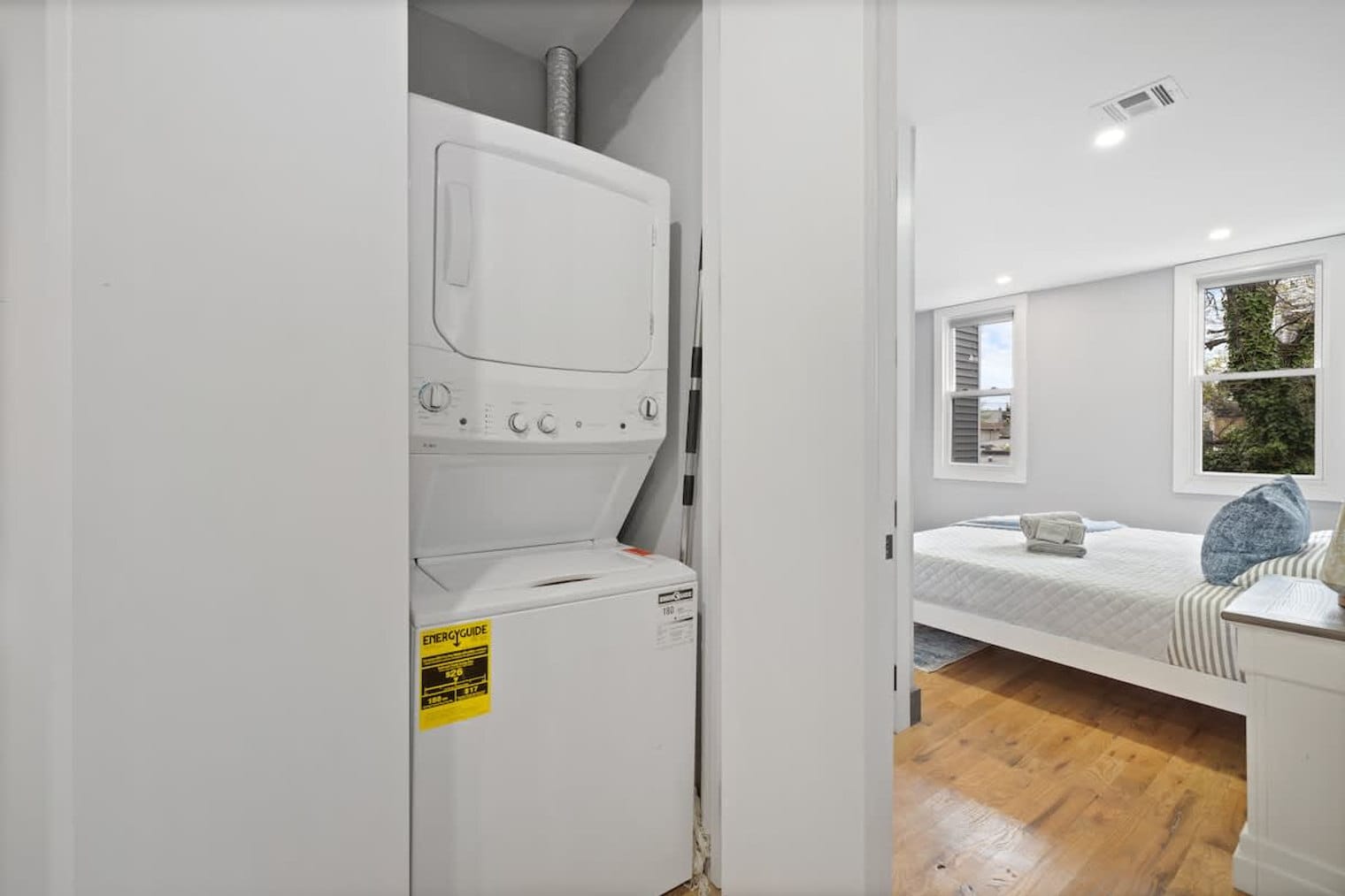 Building Photo - 341 Palisade Ave