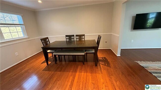 Building Photo - 639 Heather Ln