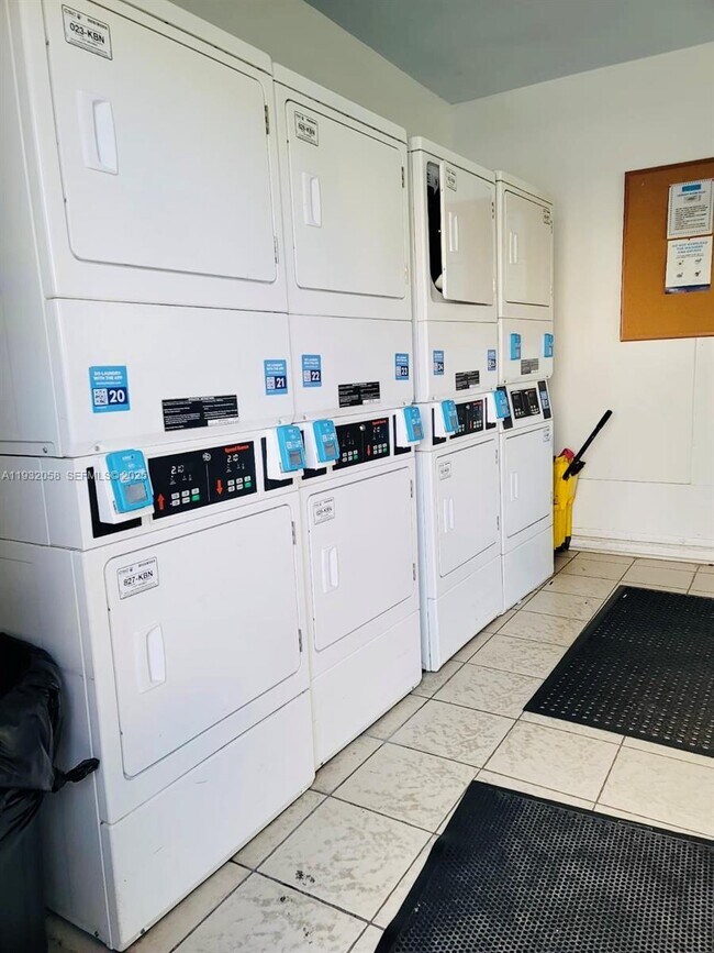 Building Photo - 1500 N Congress Ave