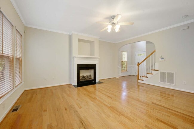 Building Photo - Beautiful 3 BR/2.5 Bath Home in Lyons Farm Community Durham!