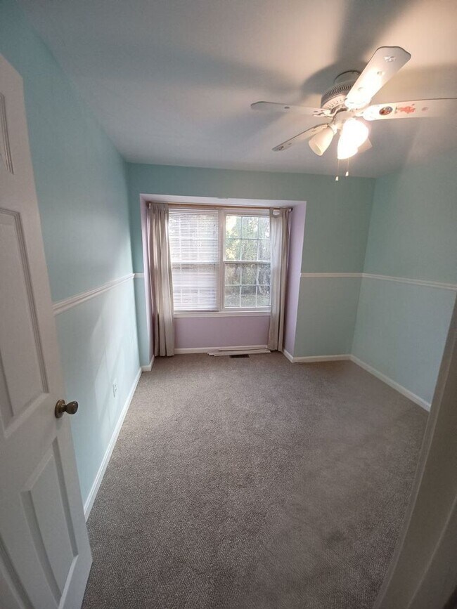 Building Photo - 8028 Valleys Crest Ct