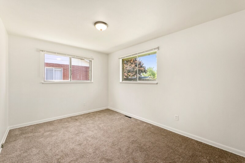 Building Photo - 1044 Briarwood Rd