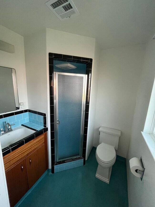 Building Photo - Cozy Home for rent in Tulare