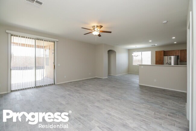 Building Photo - 7809 S 68th Dr
