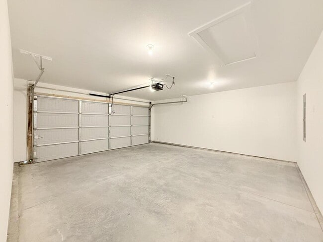 Building Photo - 208 Eagle Edge Dr
