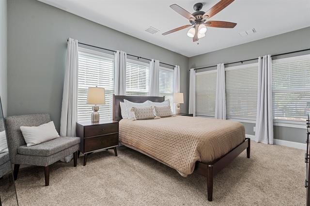 Building Photo - 607 S Alamo St