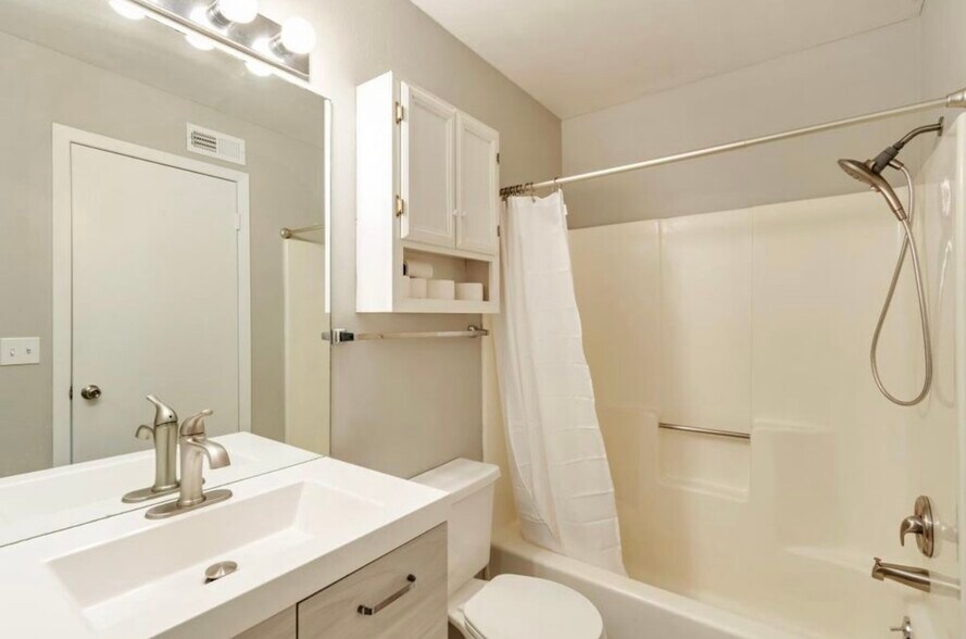 Building Photo - 7201 S Station Creek Way