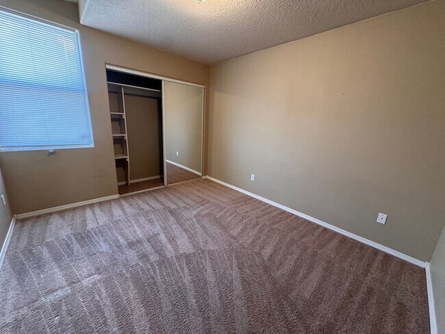 Building Photo - 5615 Del Oeste Dr NW