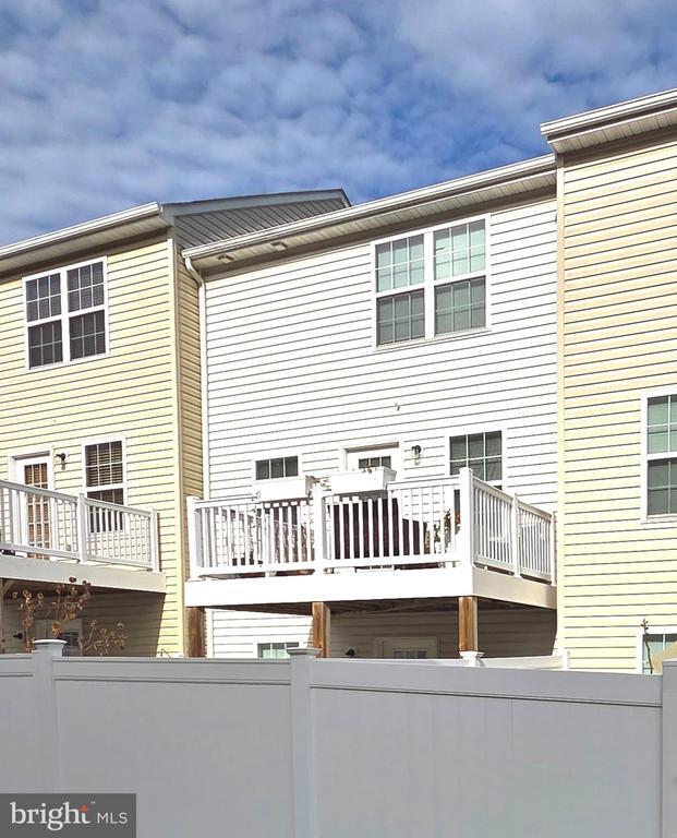 Building Photo - 203 Sage Cir