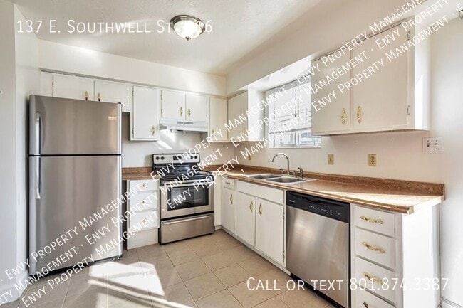 Building Photo - 137 E Southwell St